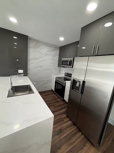 4910 Spruce St #212 Photo 1