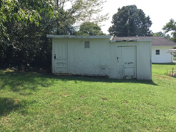 3rd image of 1233 Meadowview Ave