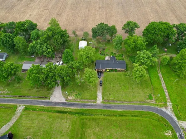 1121 Meadowlark Ln, Centralia, IL 62801