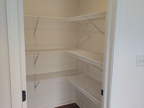4th image of 24358 Liberty St