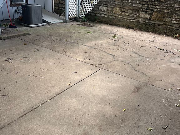 5th image of 520 Orville Ave