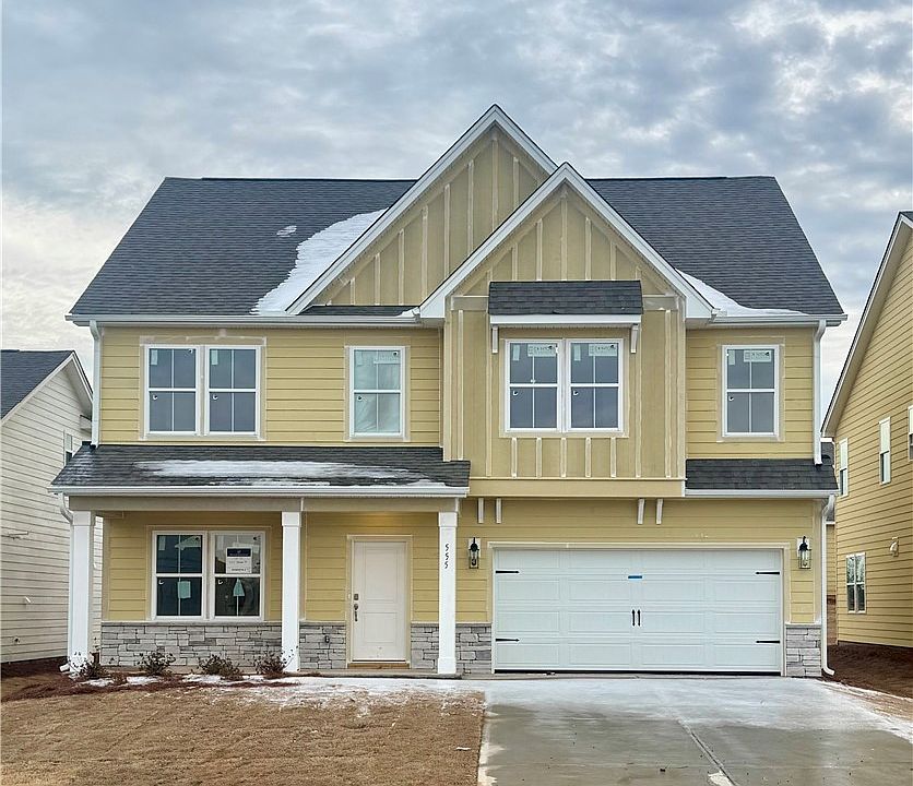 1st image of 555 Hydrangea St