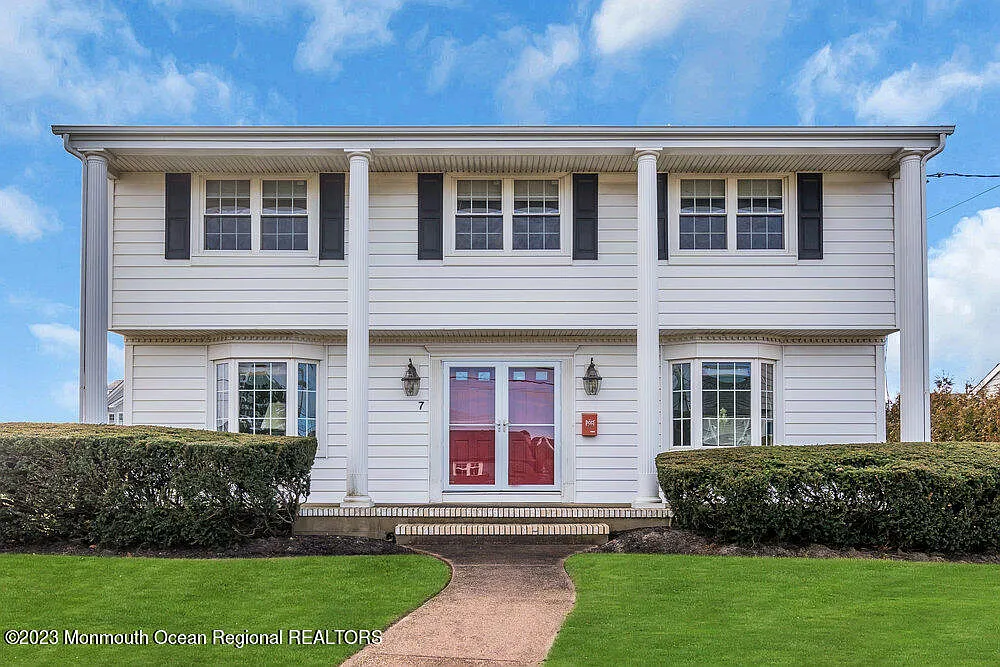 4 bed, 2574 sqft, $3,600 — Photo 1