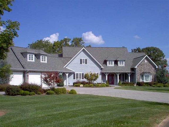 2nd image of 2031 Lake Vista Ct