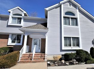 11 Arlene Ct, Monmouth Junction, NJ 08852