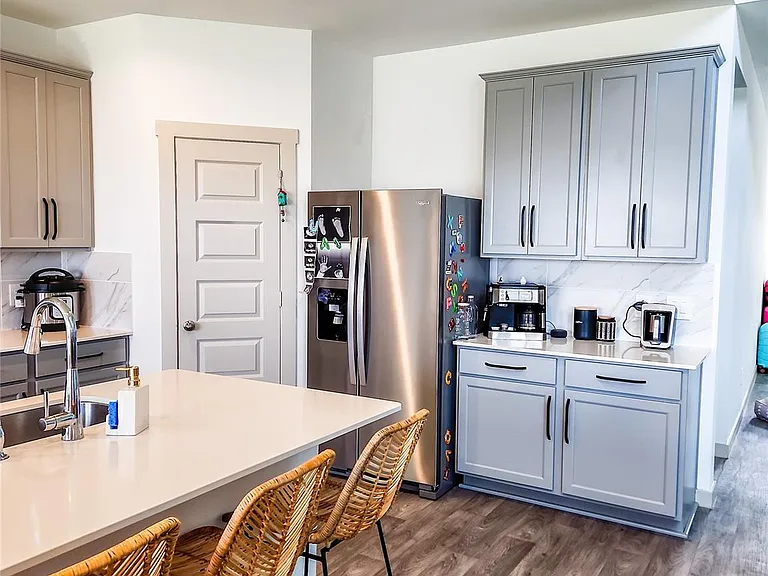 7219 Sunbreeze Ln — Photo 5
