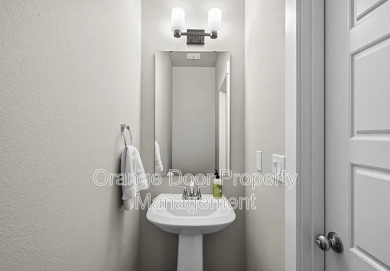 18311 SE 248th St — Photo 34