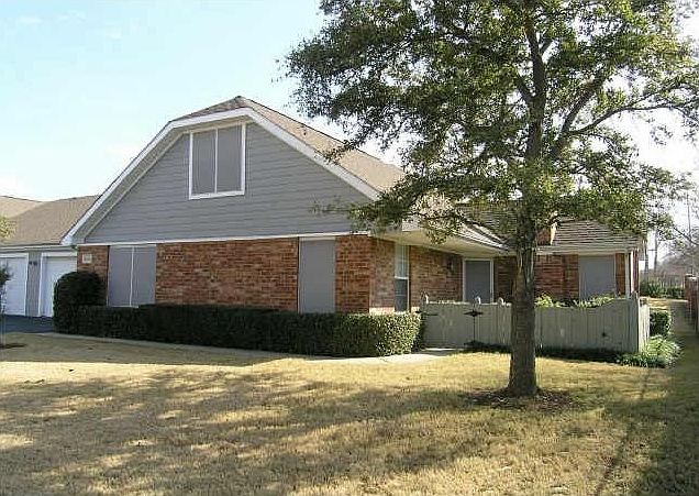 1st image of 1004 Bridges Dr