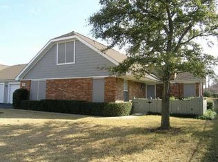 1004 Bridges Dr, Arlington, TX 76012