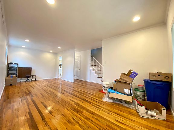 2nd image of 487 Barlow Ave