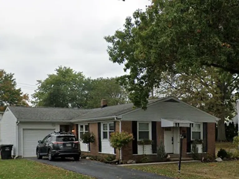 Maplewood Dr — Photo 28