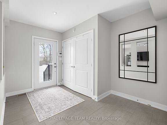 3rd image of 433 Dawson Ave