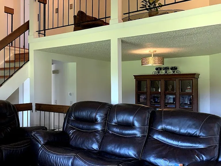 17 Westgate Dr — Photo 5