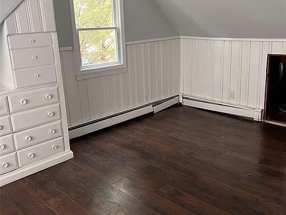 2nd image of 80 Ellen St