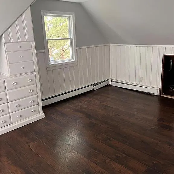 80 Ellen St — Photo 2