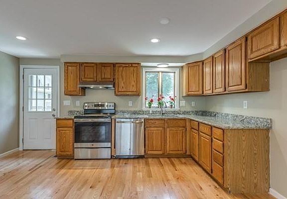 2nd image of 314 Asbury St