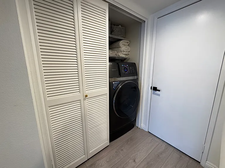 1900 Vine St #303 — Photo 26