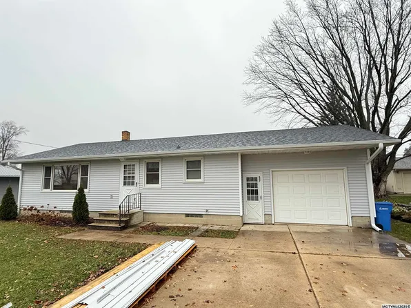 607 1st Ave, Floyd, IA 50435