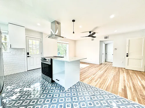 3300 Tom Green St #1 Photo 1