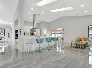 9050 NW 49th Pl, Coral Springs, FL 33067