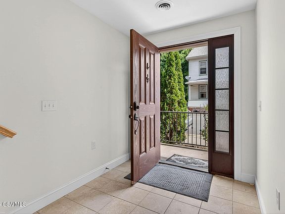 3rd image of 155 Jacobs Landing Way