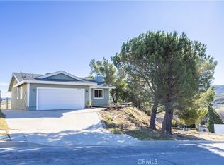 42614 Cabin Dr, Lake Hughes, CA 93532
