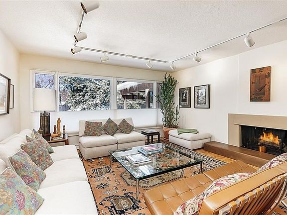5th image of 3016 Brentwood Ln