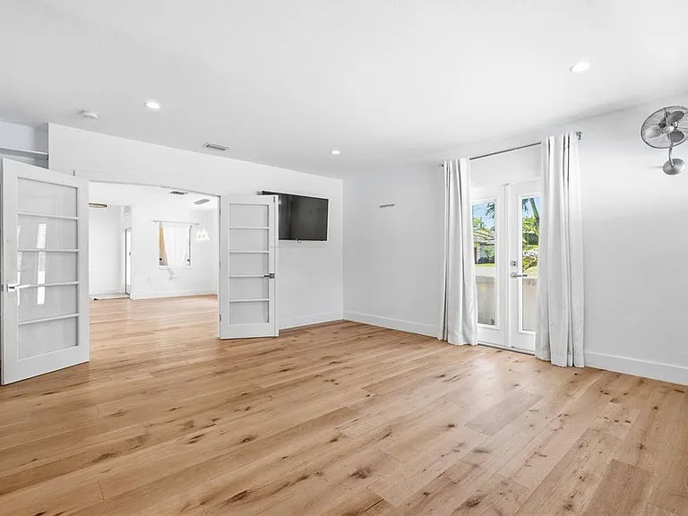 141 Giralda Blvd NE — Photo 19