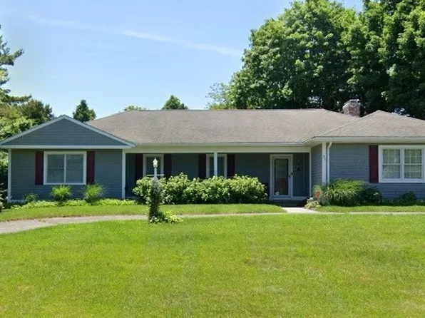 25 Oxford Dr, Barnstable, MA 02630