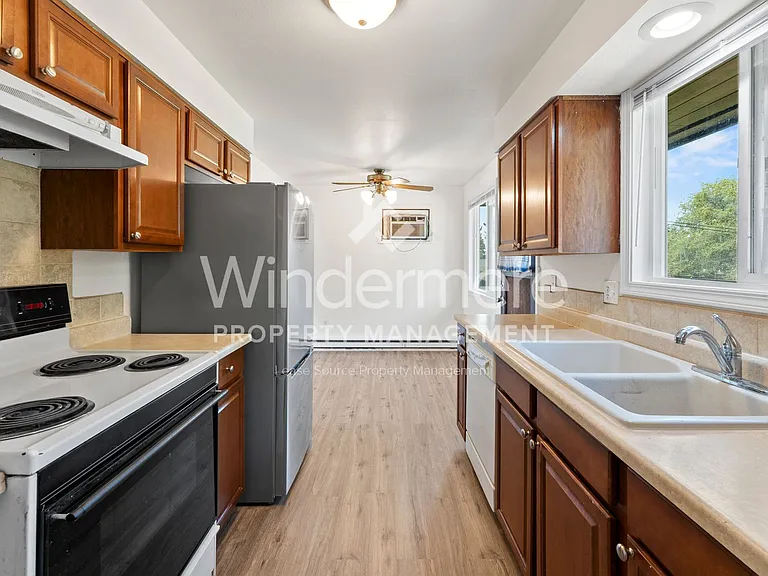 1017 S Robie Rd — Photo 2