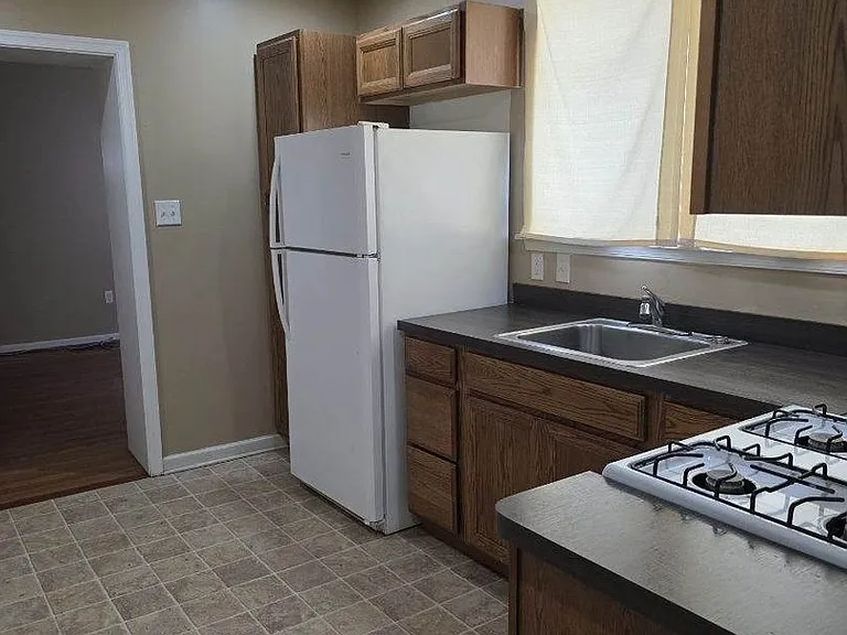 428 S Jackson St — Photo 8