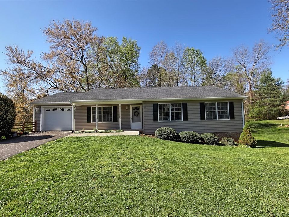 1st image of 105 Majestic Cir