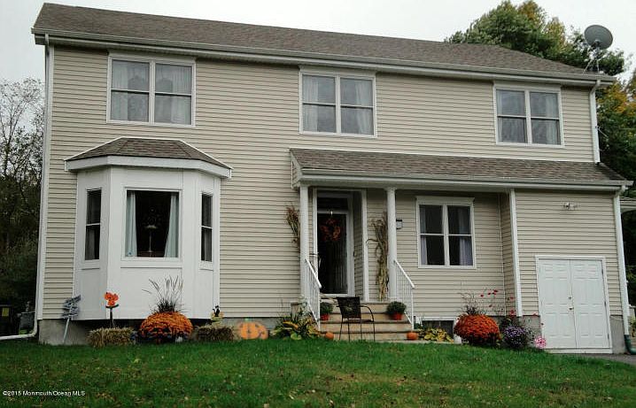 1st image of 35 Lake Dr