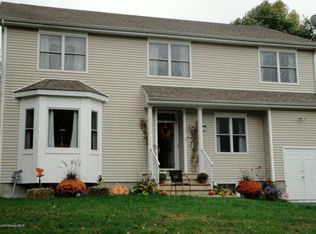 35 Lake Dr, Roosevelt, NJ 08555