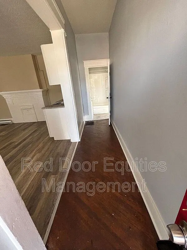 Studio, 1.0 bath, $775 — Photo 4