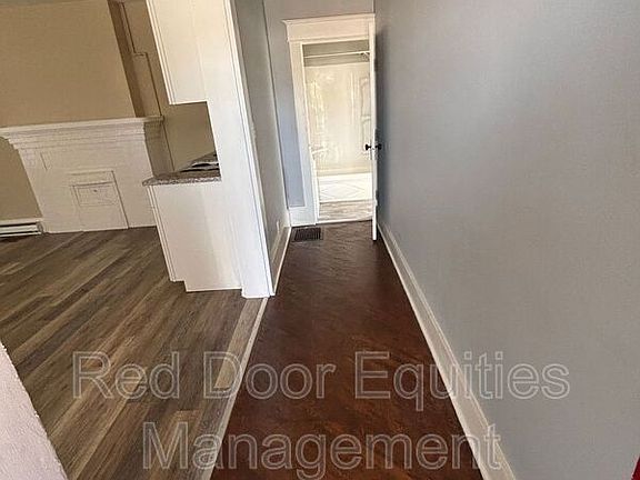 4th image of 508 N Columbus St APT 4