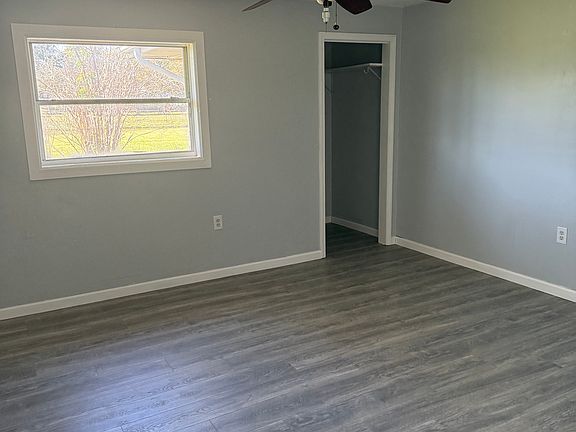 3rd image of 2876 Glenbrook Dr