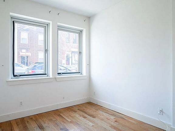3rd image of 245 Frost St APT 2R