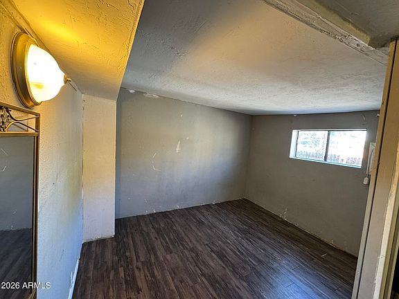 5th image of 3140 W Osborn -- #8