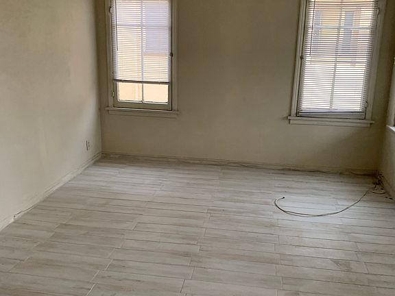 3rd image of 824 1/2 S Curson Ave