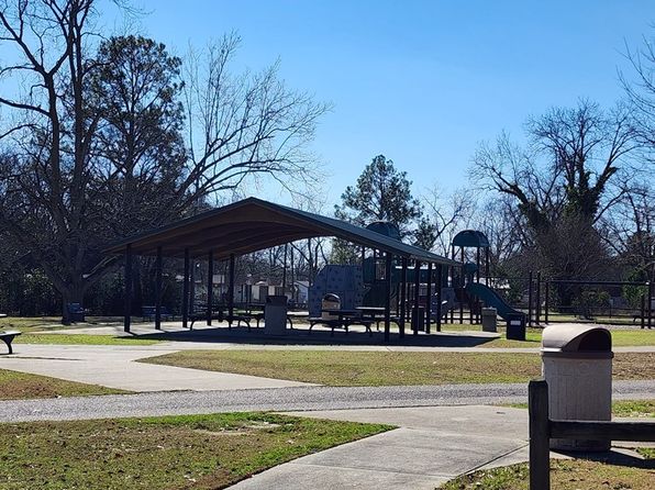 719 Hutchins St, Dothan, AL 36303