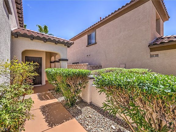 5th image of 1064 Calvia St
