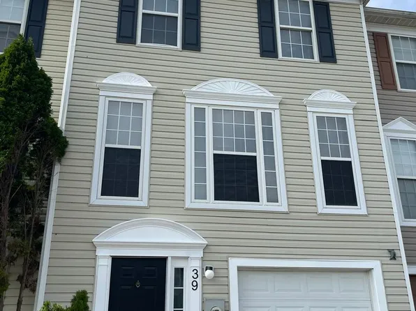39 Lisa Dr, Newark, DE 19702