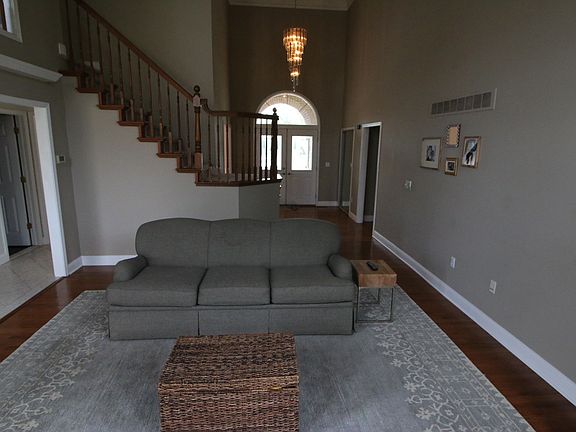 4th image of 2439 Westgate Ct