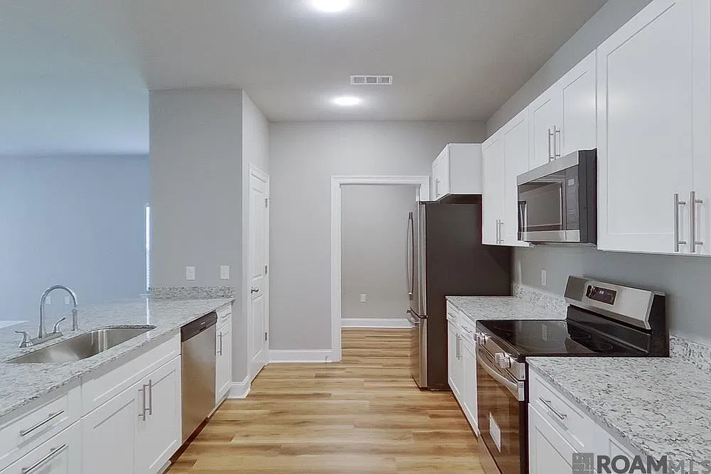 4 bed, 1950 sqft, $2,125 — Photo 4