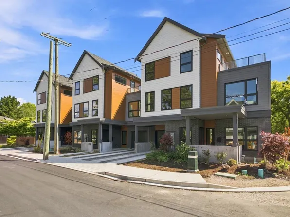 4788 48b St, Ladner, BC V4K 2R3