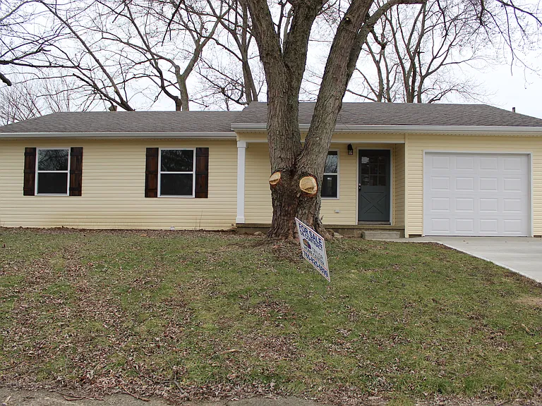 707 Elm Dr — Photo 11