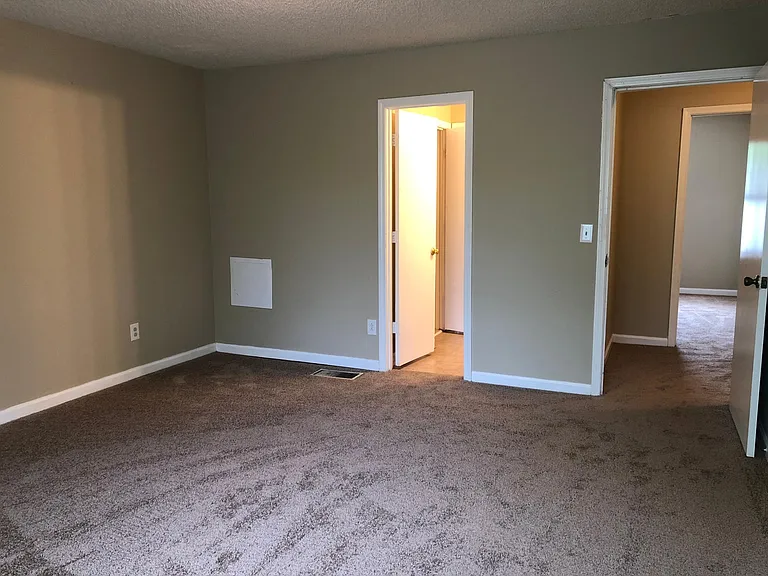 1241 N Graycroft Ave — Photo 19