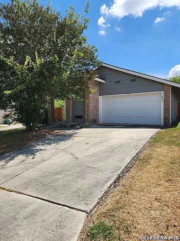 3 bed, 2.0 bath, 1266 sqft, $1,550 — Photo 1