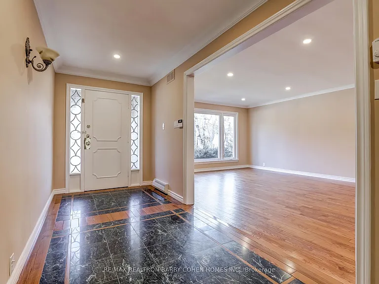 9 Sonata Cres — Photo 2